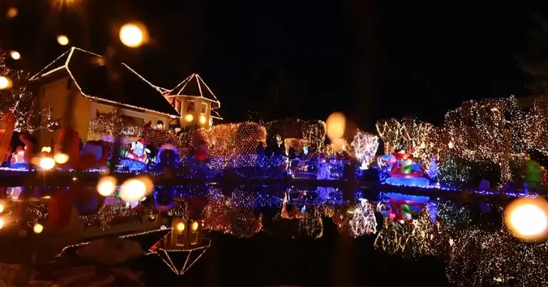 ক্রিসমাস উপলক্ষে সাজসজ্জা